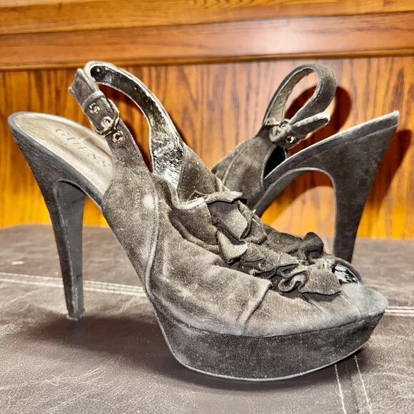 Guess GW Kailua 2 Black Suede Ruffle Heels Women's - Size 8M - Picture 1 of 9